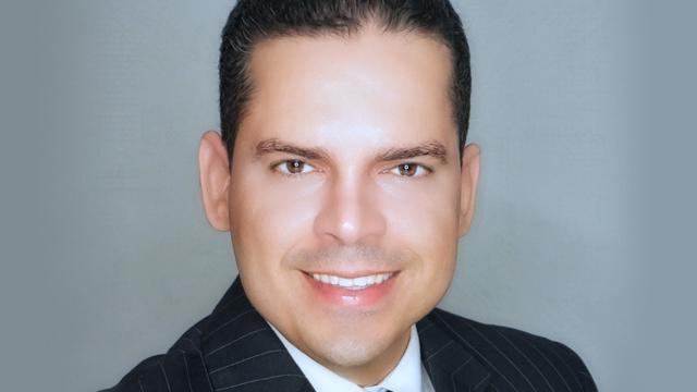 Dr. Ramón De Los Santos是CCNY新上任的学生事务助理副总裁.